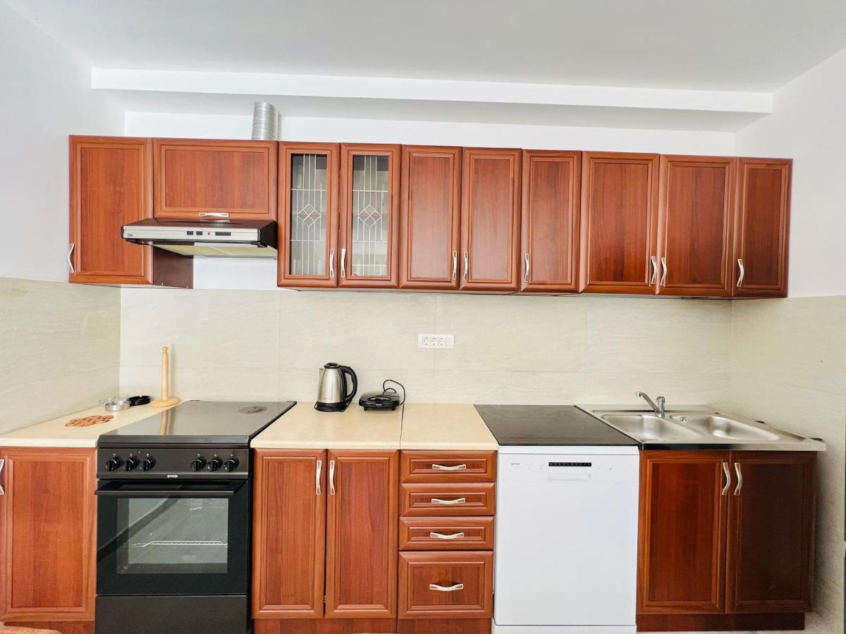 Apartment With Terrace And Private Parking Kotor Exterior photo