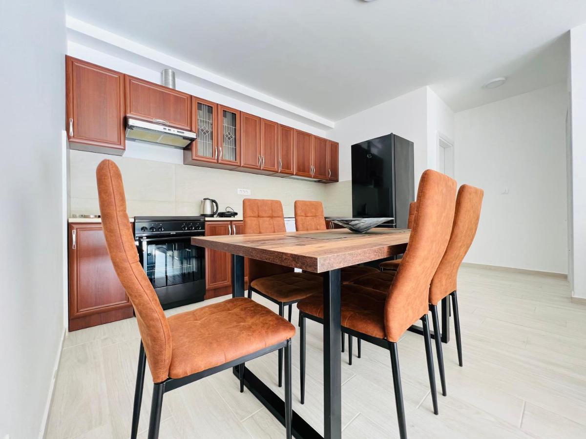 Apartment With Terrace And Private Parking Kotor Exterior photo