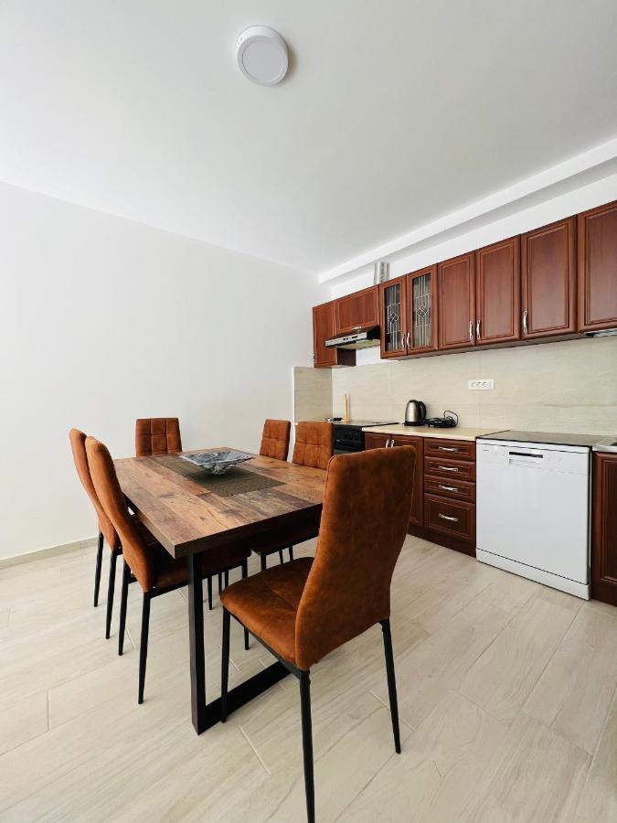 Apartment With Terrace And Private Parking Kotor Exterior photo